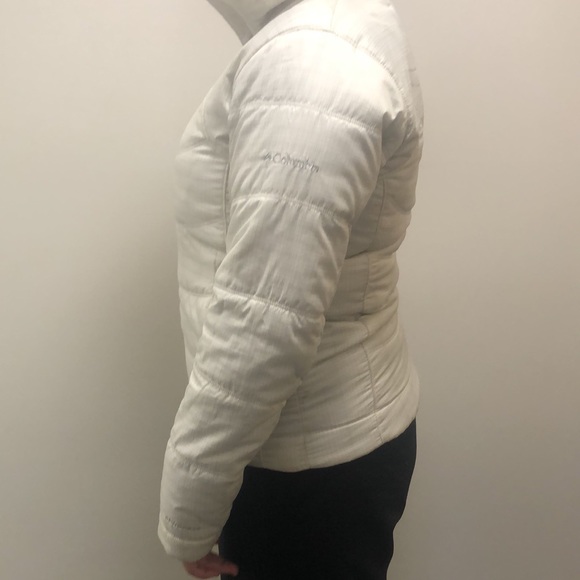 Women’s Columbia Ski Jacket - Picture 3 of 15